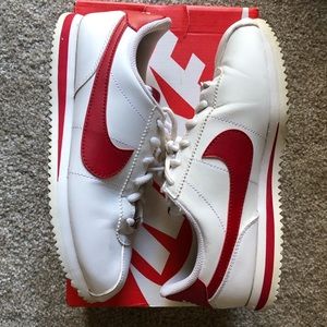 Classic* Nike Cortez GS5Y women’s 7 fits 6.5